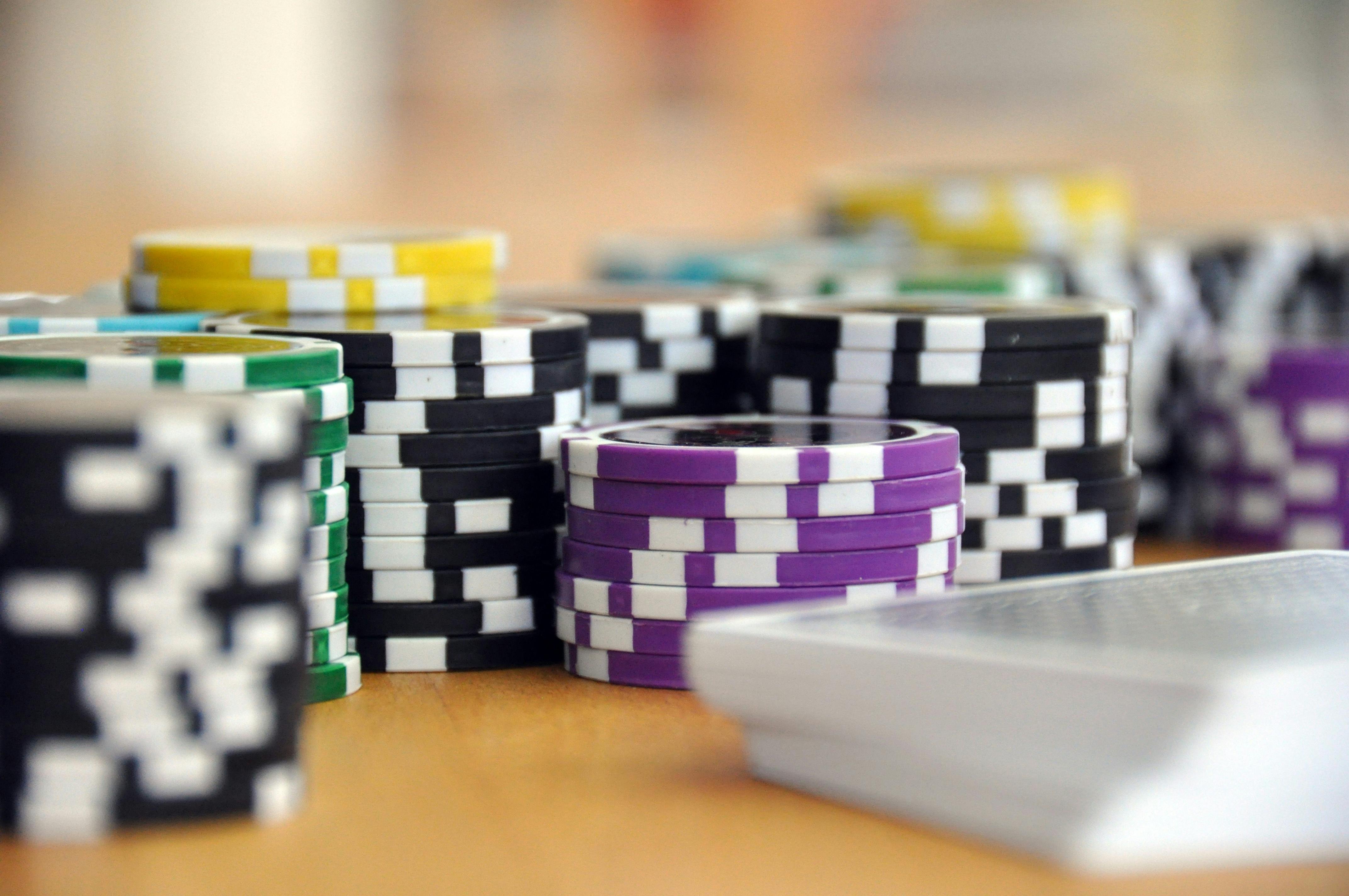 Live dealer table and slot game statistics on tiger298 platform showing payout data and rules